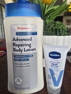 Walgreens Advanced Repairing Body Lotion — White & Blue